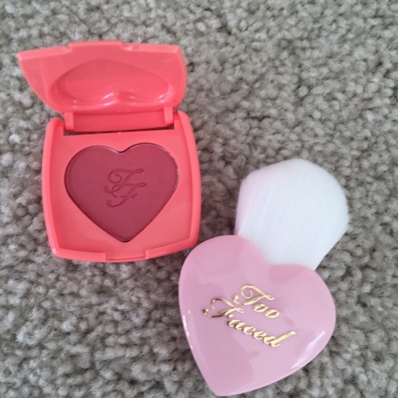 Too Faced Other - Blush and brush set